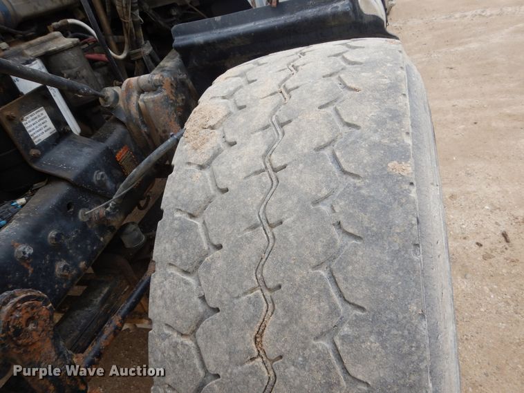 image for item FU9658 1999 Mack RD688S dump truck