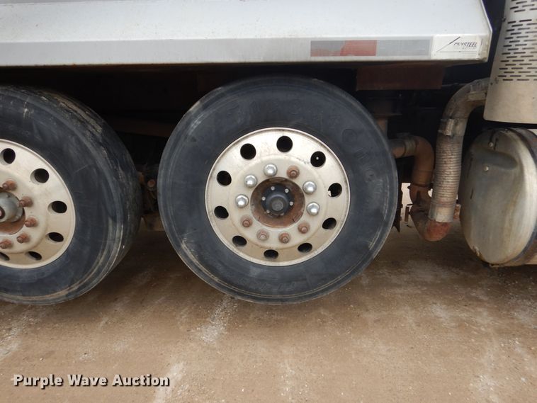 image for item FU9658 1999 Mack RD688S dump truck