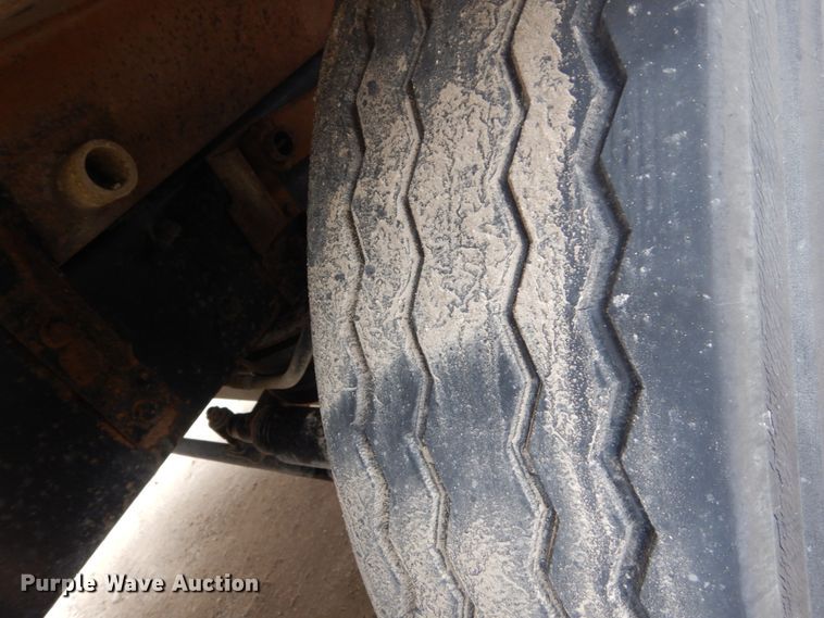 image for item FU9658 1999 Mack RD688S dump truck