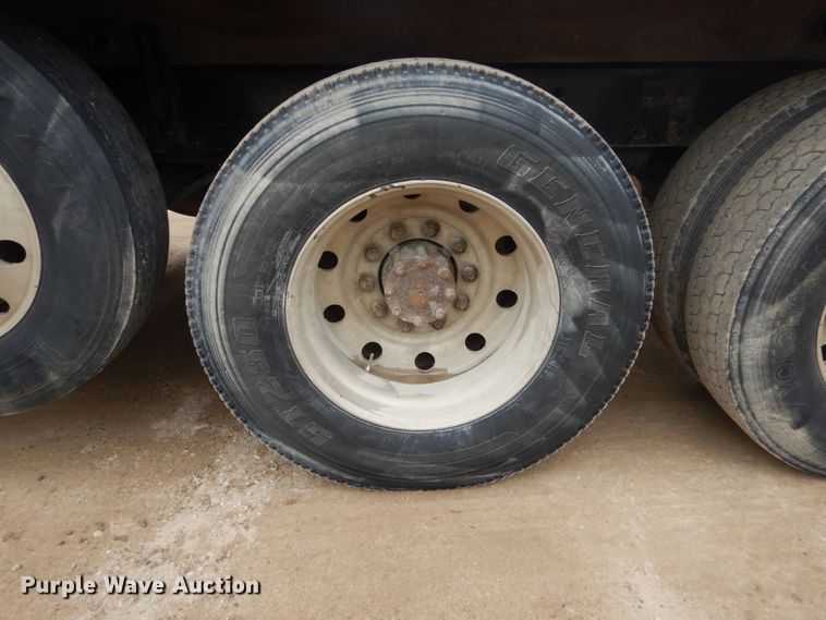 image for item FU9658 1999 Mack RD688S dump truck