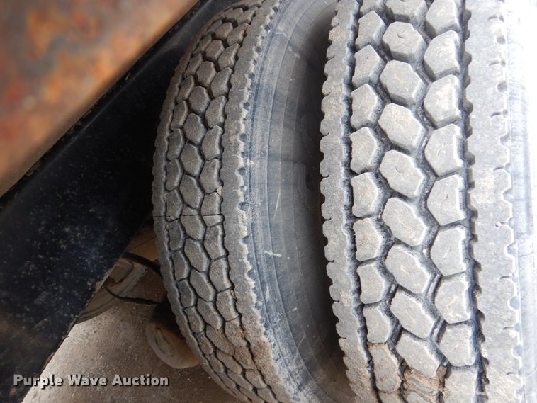 image for item FU9658 1999 Mack RD688S dump truck