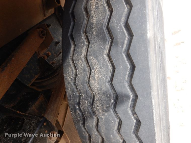 image for item FU9658 1999 Mack RD688S dump truck