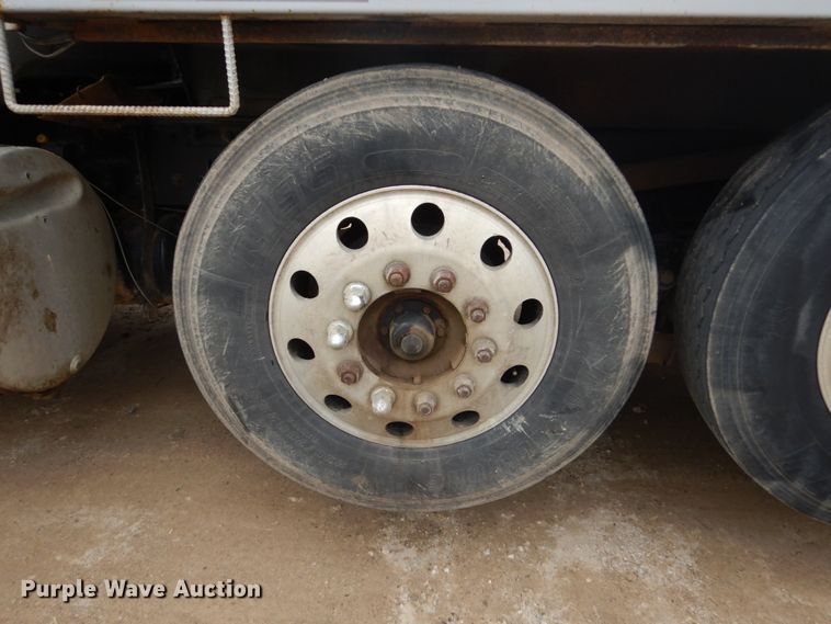 image for item FU9658 1999 Mack RD688S dump truck