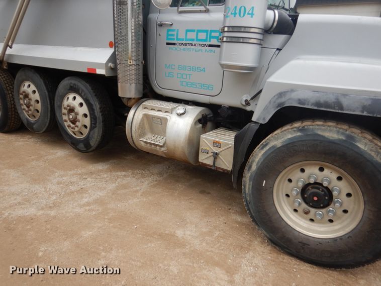 image for item FU9659 2000 Mack RD688S dump truck