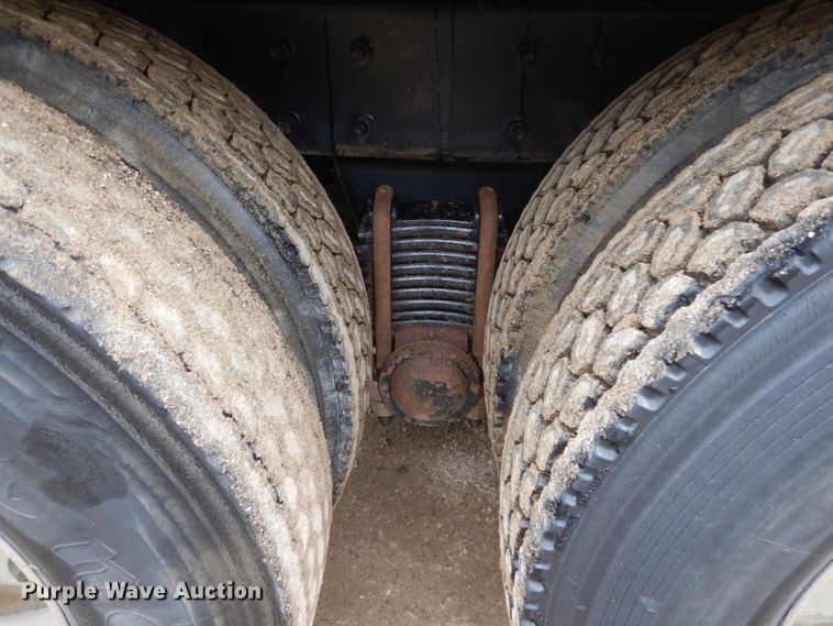 image for item FU9659 2000 Mack RD688S dump truck