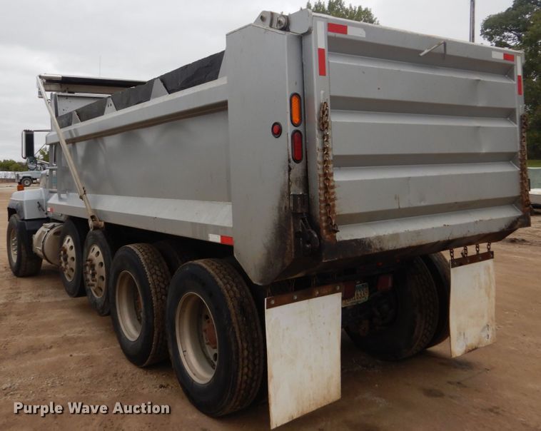 image for item FU9659 2000 Mack RD688S dump truck