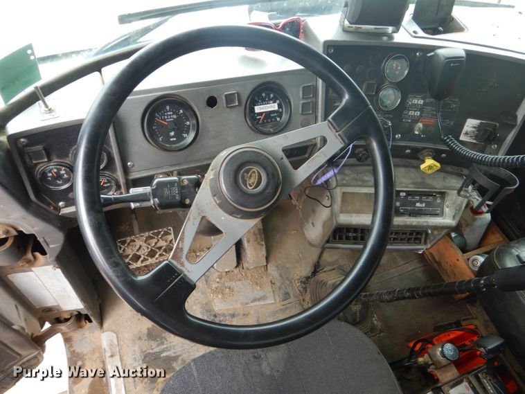 image for item FU9659 2000 Mack RD688S dump truck