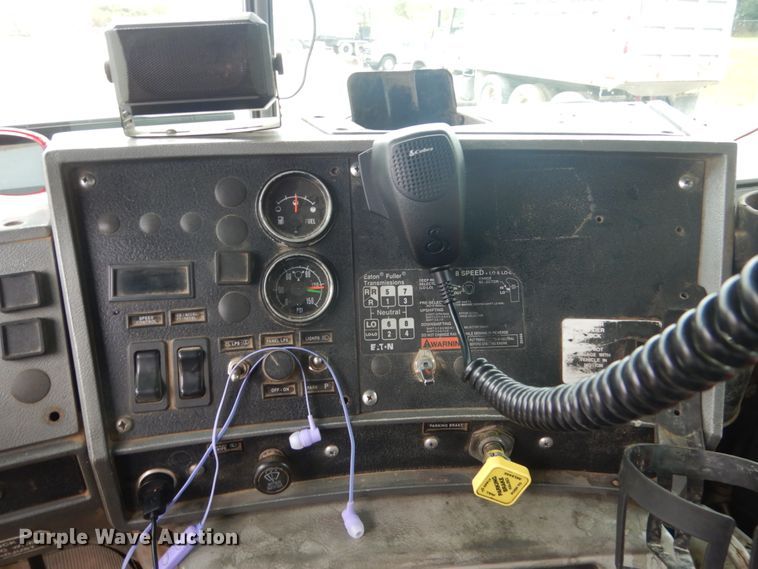 image for item FU9659 2000 Mack RD688S dump truck