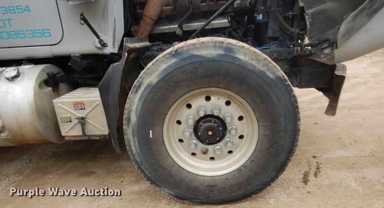 image for item FU9659 2000 Mack RD688S dump truck