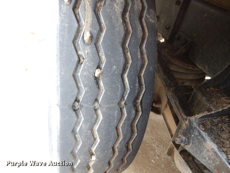 image for item FU9659 2000 Mack RD688S dump truck