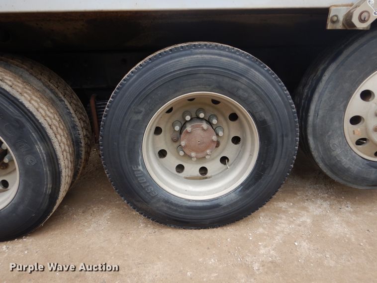 image for item FU9659 2000 Mack RD688S dump truck