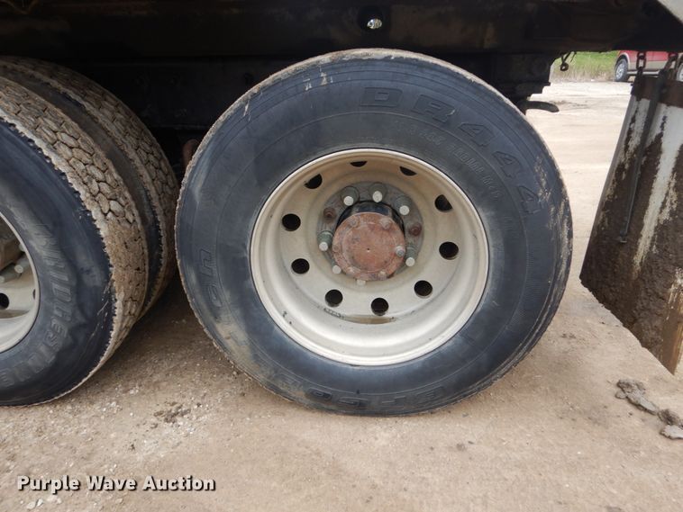 image for item FU9659 2000 Mack RD688S dump truck