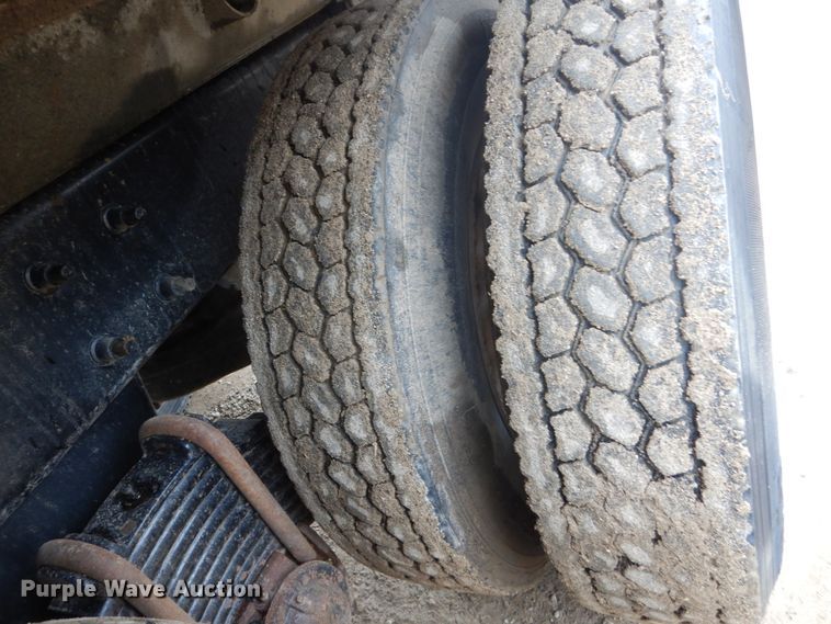 image for item FU9659 2000 Mack RD688S dump truck