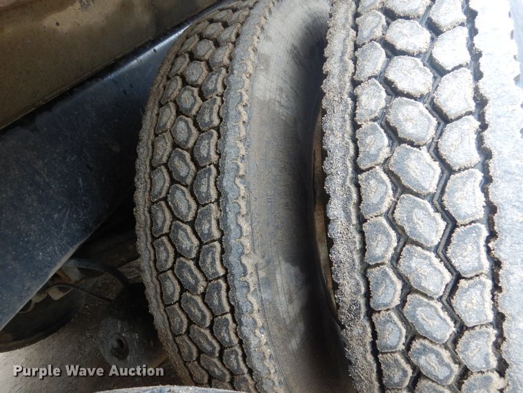 image for item FU9659 2000 Mack RD688S dump truck