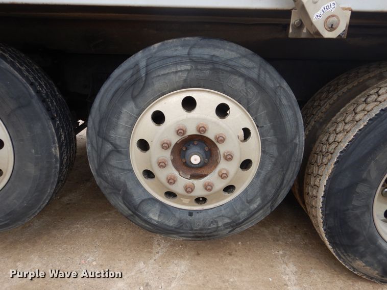 image for item FU9659 2000 Mack RD688S dump truck