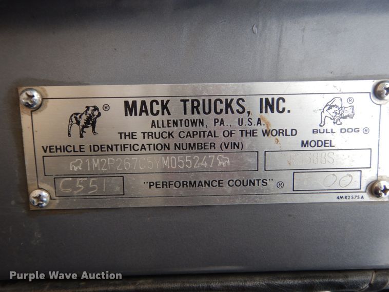 image for item FU9659 2000 Mack RD688S dump truck