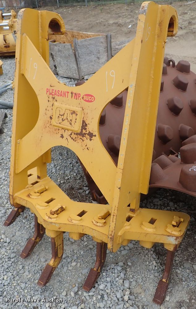 image for item GA9757 Caterpillar M series motor grader front scarifier group