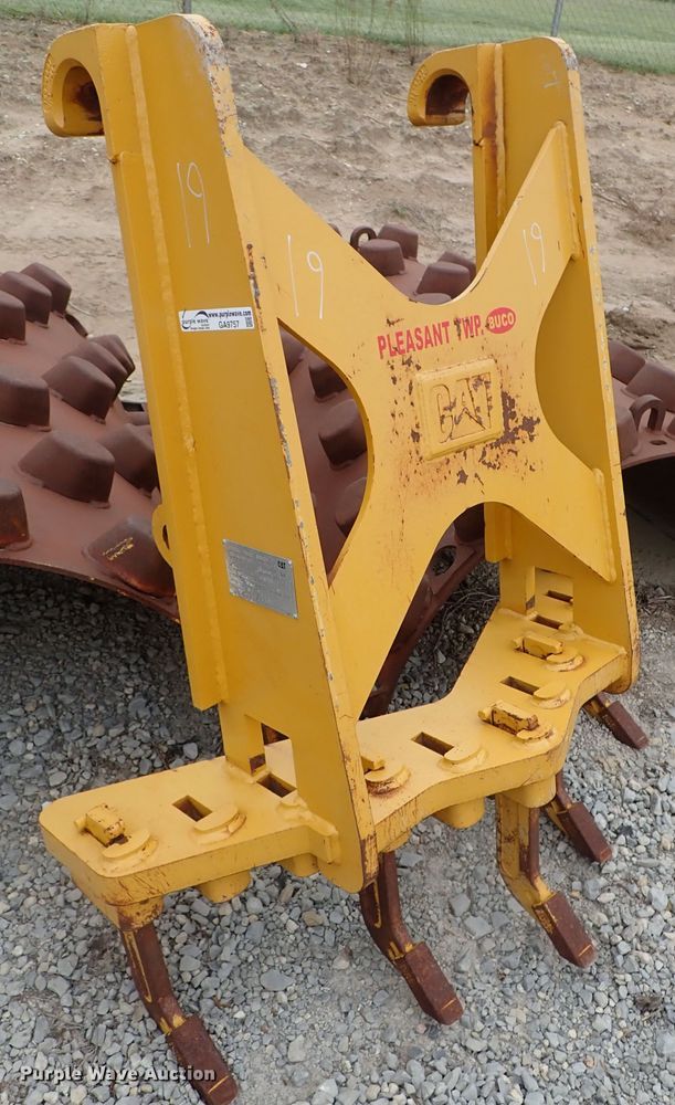 image for item GA9757 Caterpillar M series motor grader front scarifier group