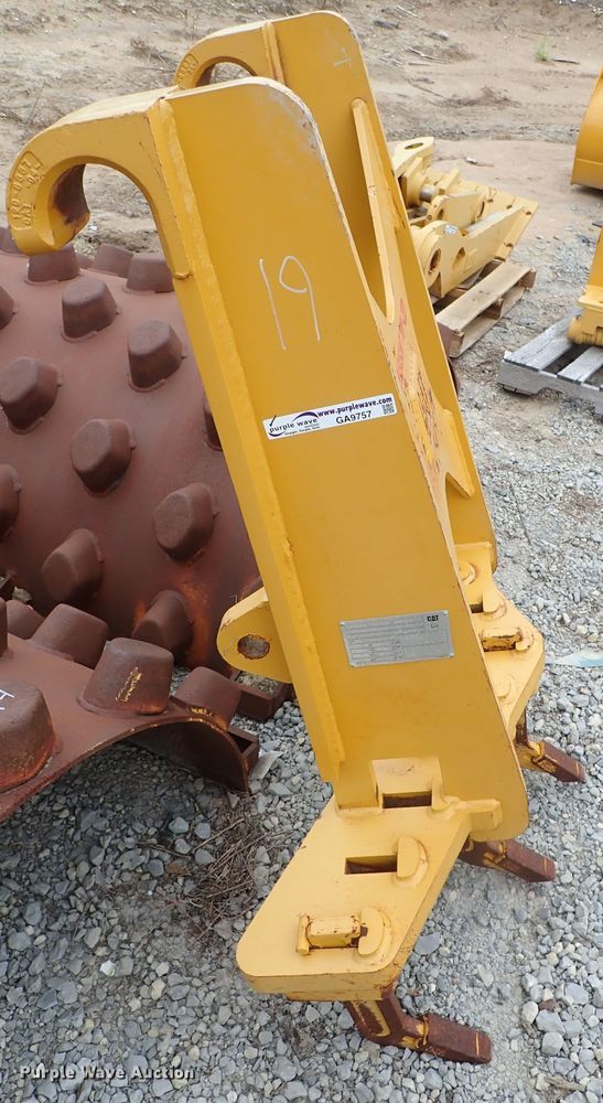 image for item GA9757 Caterpillar M series motor grader front scarifier group