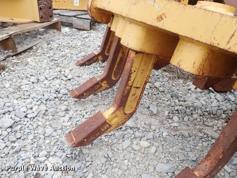 image for item GA9757 Caterpillar M series motor grader front scarifier group