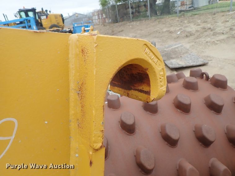 image for item GA9757 Caterpillar M series motor grader front scarifier group