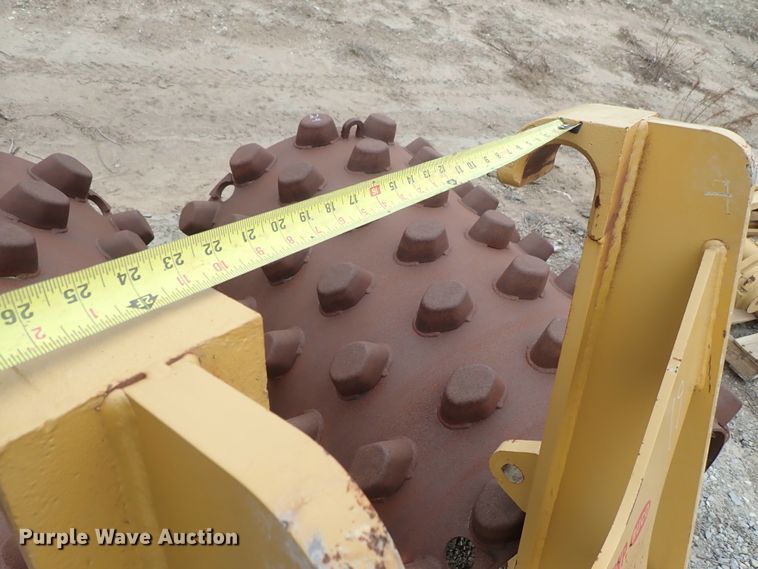 image for item GA9757 Caterpillar M series motor grader front scarifier group