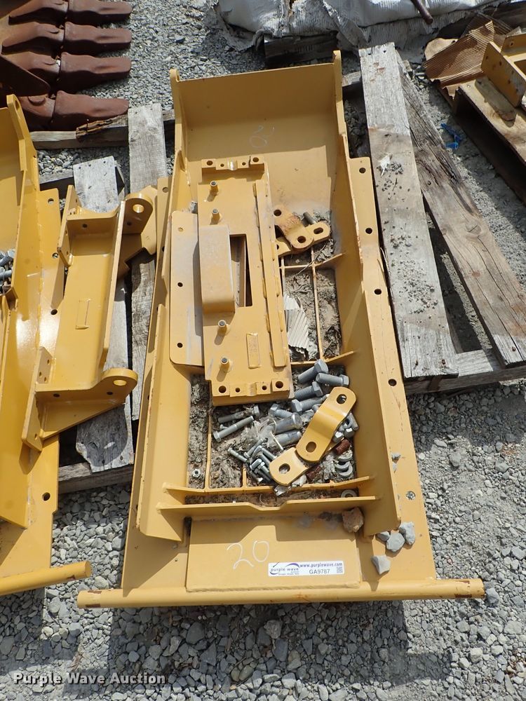 (3) Caterpillar M series motor grader belly pans in Wichita, KS | Item ...