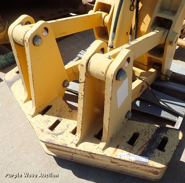 image for item GA9820 John Deere motor grader lift group