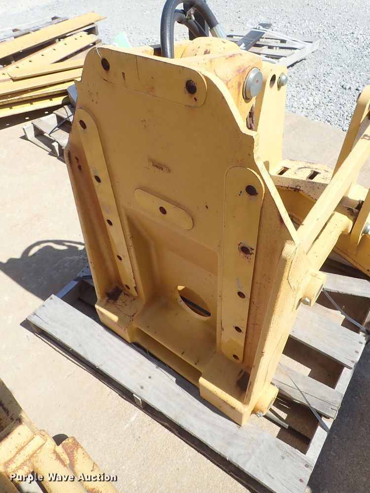 image for item GA9820 John Deere motor grader lift group