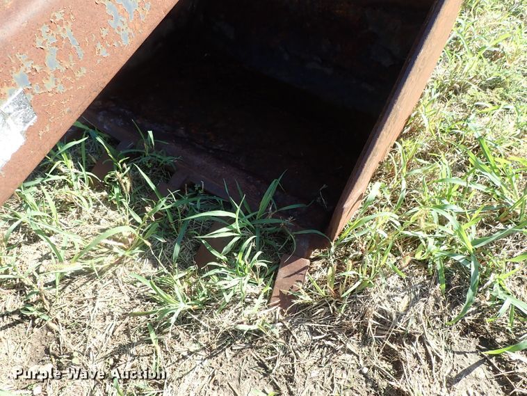 image for item GA9832 Skid steer excavator