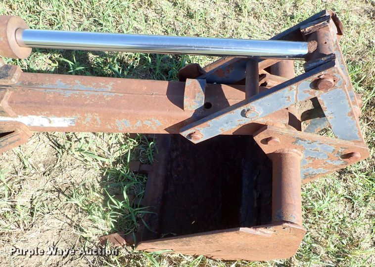 image for item GA9832 Skid steer excavator