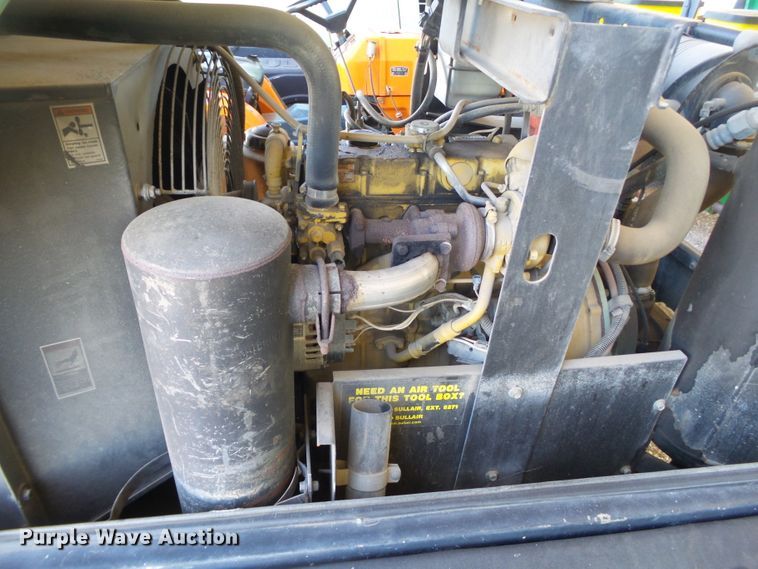 image for item GC9032 Sullair 185CA air compressor