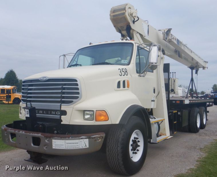 image for item GC9569 2007 Sterling L8500 crane truck