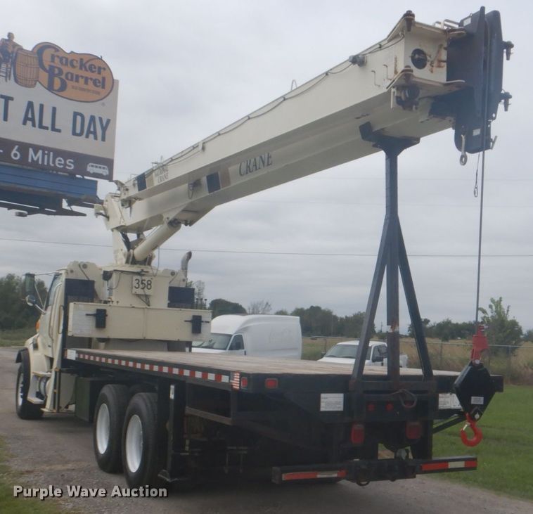 image for item GC9569 2007 Sterling L8500 crane truck