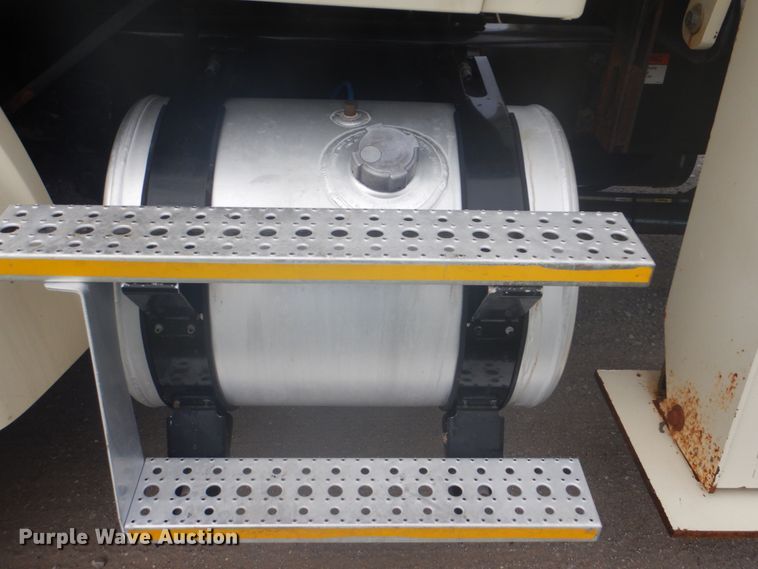 image for item GC9569 2007 Sterling L8500 crane truck