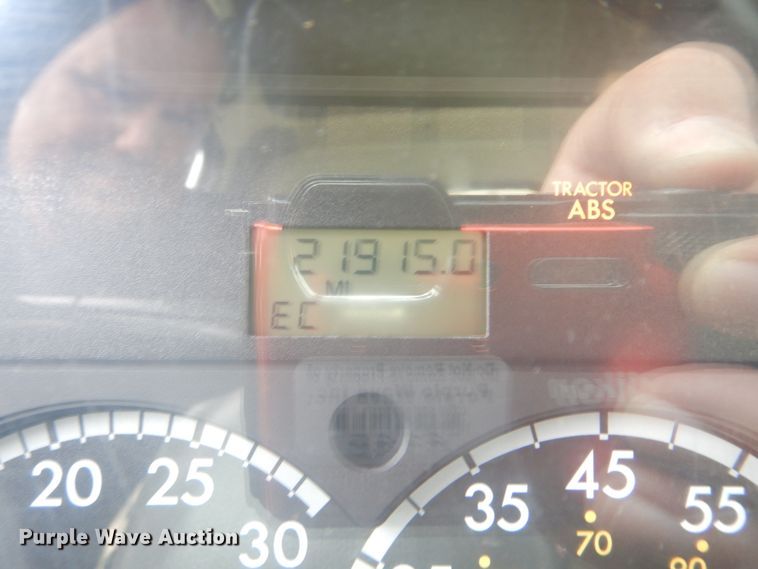 image for item GC9569 2007 Sterling L8500 crane truck