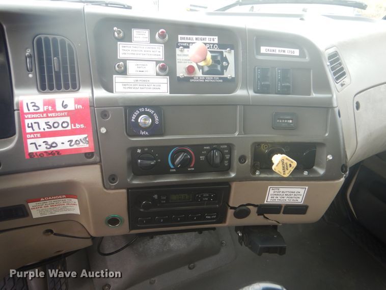 image for item GC9569 2007 Sterling L8500 crane truck