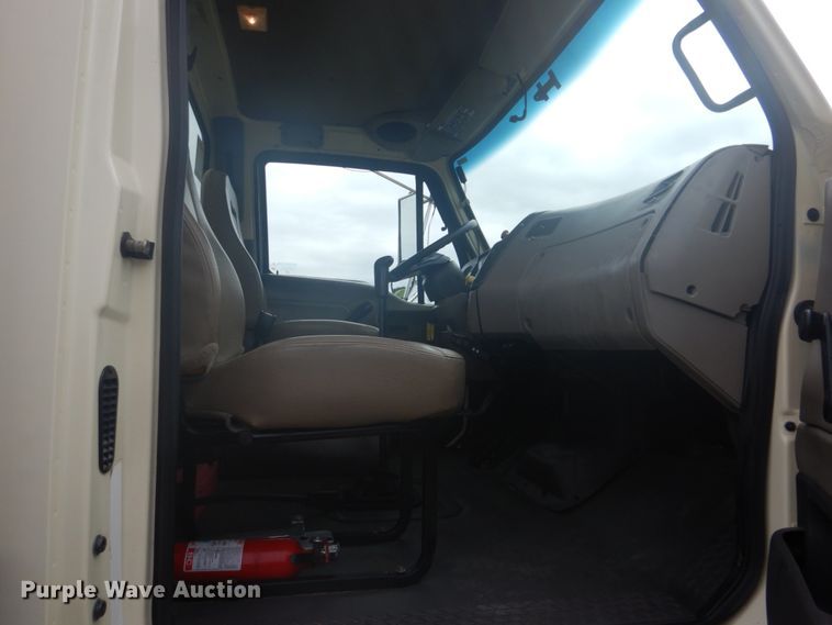 image for item GC9569 2007 Sterling L8500 crane truck