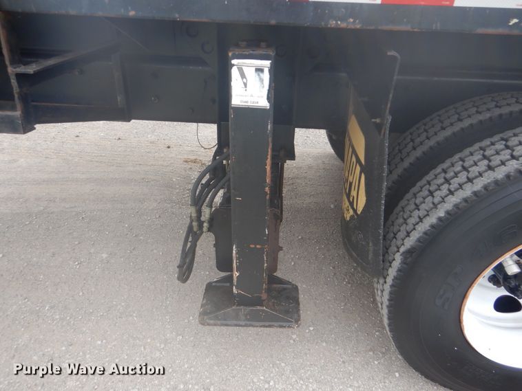 image for item GC9569 2007 Sterling L8500 crane truck