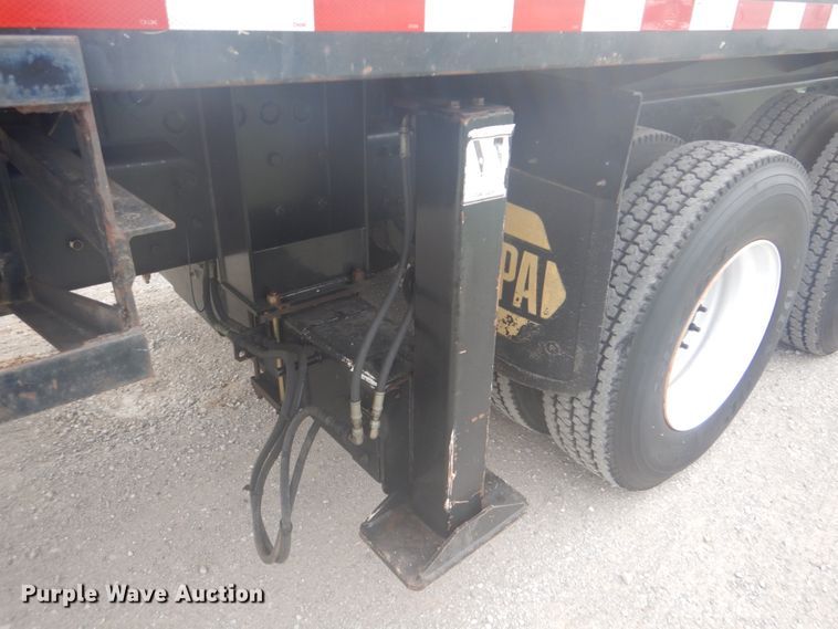 image for item GC9569 2007 Sterling L8500 crane truck