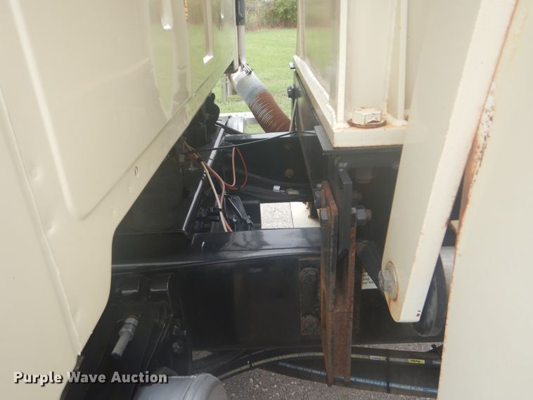 image for item GC9569 2007 Sterling L8500 crane truck