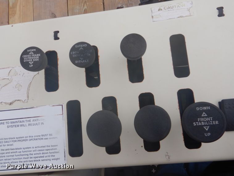 image for item GC9569 2007 Sterling L8500 crane truck