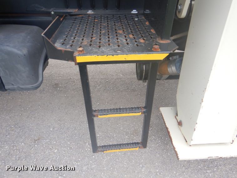 image for item GC9569 2007 Sterling L8500 crane truck