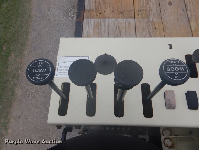 image for item GC9569 2007 Sterling L8500 crane truck