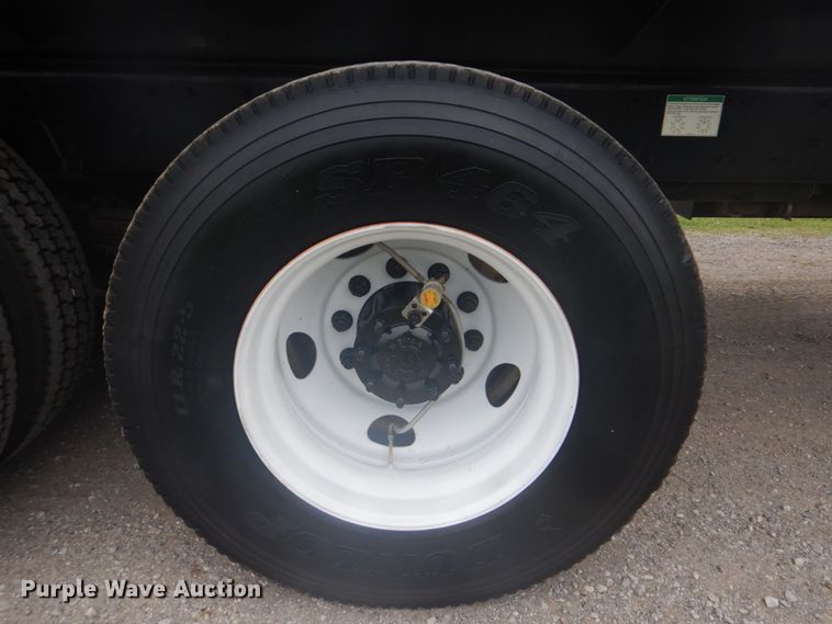 image for item GC9569 2007 Sterling L8500 crane truck