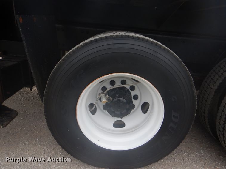 image for item GC9569 2007 Sterling L8500 crane truck