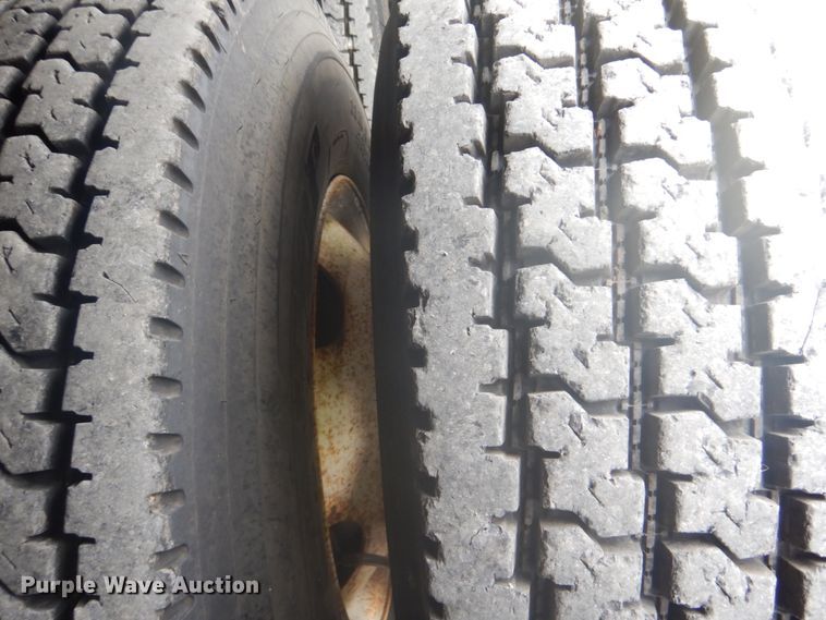 image for item GC9569 2007 Sterling L8500 crane truck