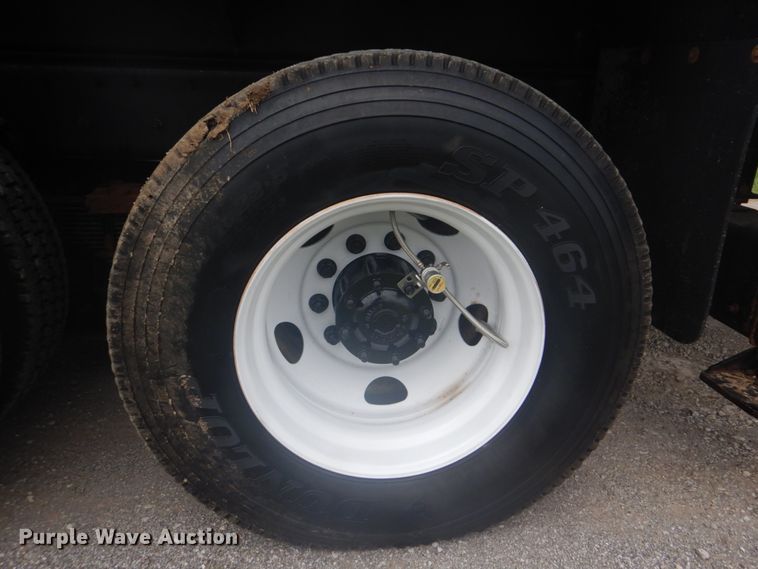 image for item GC9569 2007 Sterling L8500 crane truck