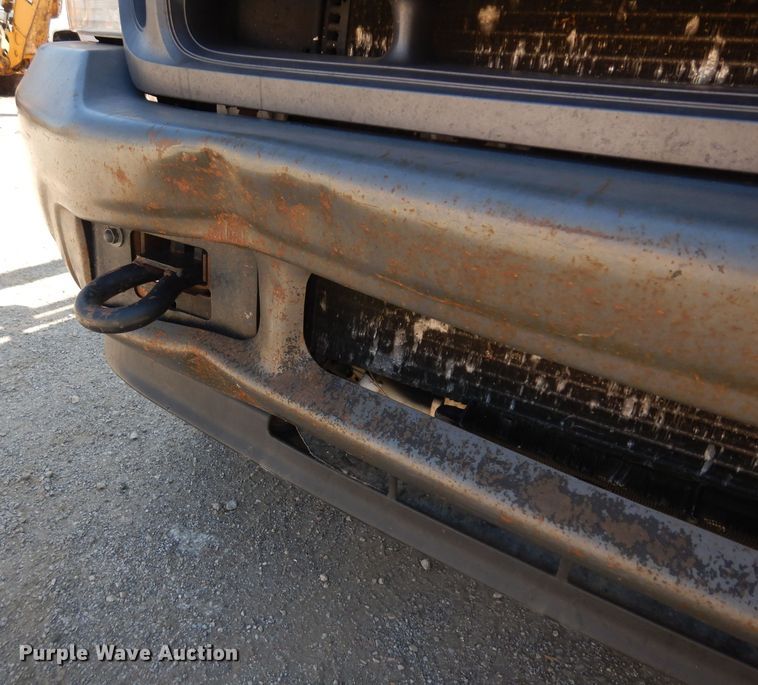 image for item GI9328 2004 Ford F550 Super Duty bucket truck