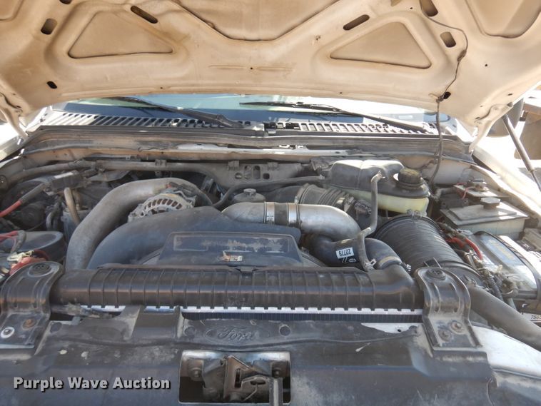 image for item GI9328 2004 Ford F550 Super Duty bucket truck